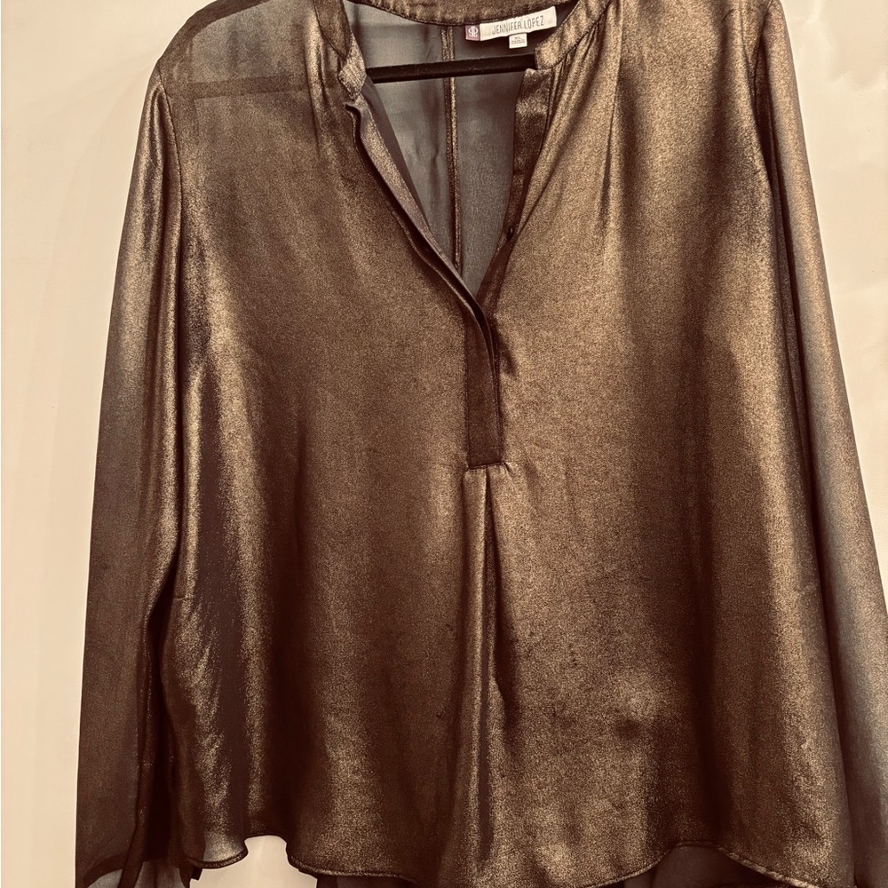 Chic Bronze Sheer Women's Blouse
Jennifer Lopez
Last Deal before donating!!!!
